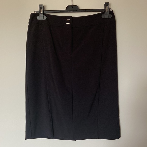 Olsen skirt suit - Picture 7 of 9